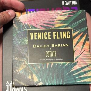 Estate Tropical Eyeshadow Palette